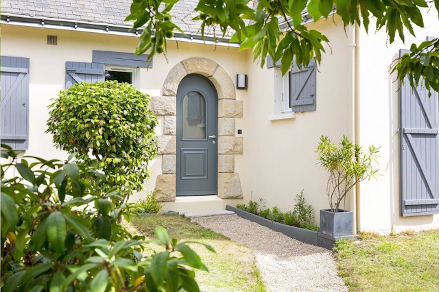 entreprise porte entrée aluminium sur mesure - Fenêtres sur les Alpilles