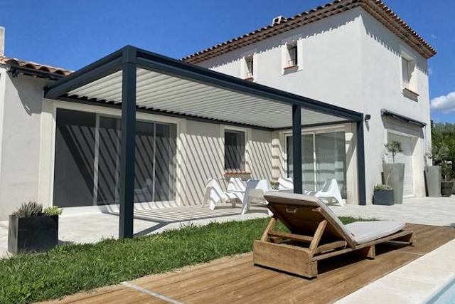 fabricant moustiquaire sur mesure - Fenêtre sur les Alpilles