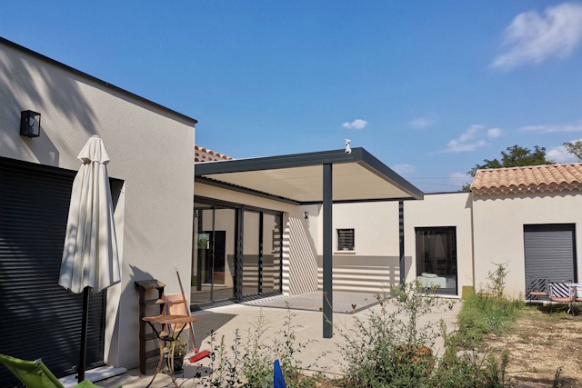 fabricant volet roulant - Fenêtre sur les Alpilles