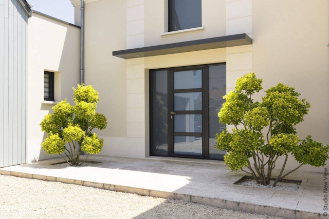 installateur porte entrée aluminium sur mesure - Fenêtres sur les Alpilles