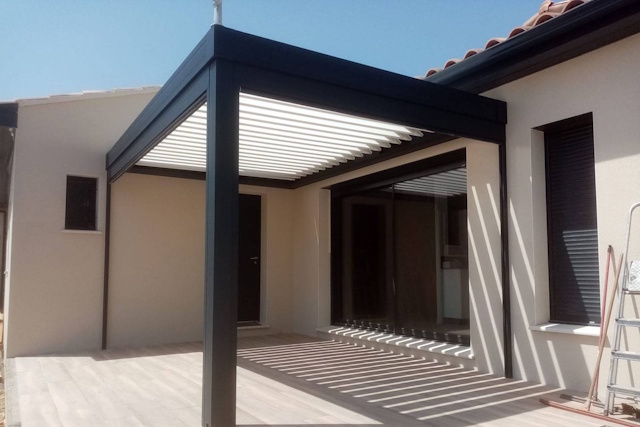 installateur volet roulant sur mesure - Fenêtre sur les Alpilles