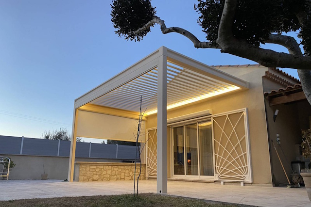 pergola bioclimatique sur mesure près de chez moi - Fenêtre sur les Alpilles