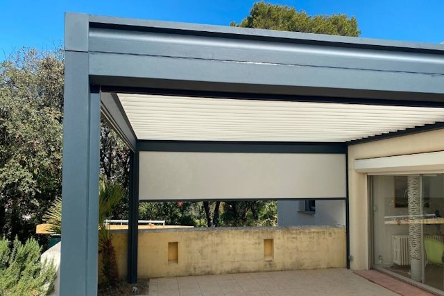 pergola sur mesure maison de village - Fenêtre sur les Alpilles