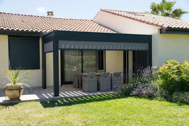 volet roulant sur mesure près de chez moi - Fenêtre sur les Alpilles