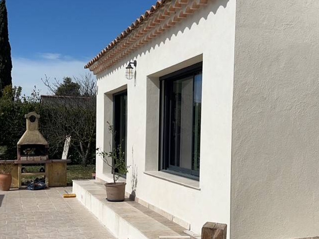 menuiseries sur mesure pas chères - Fenêtre sur les Alpilles