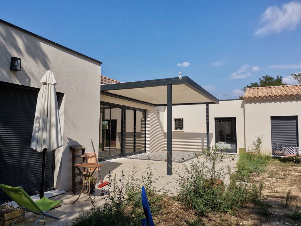 volet roulant sur mesure Bouches-du-Rhône - Fenêtre sur les Alpilles