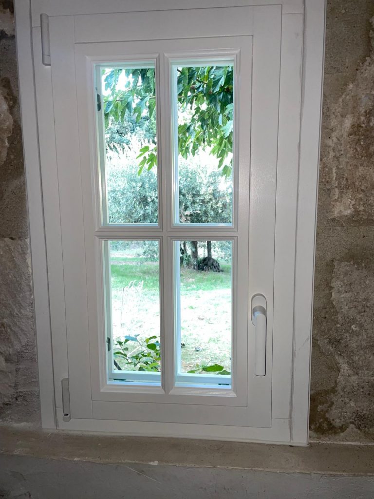 fenêtre bois sur mesure Bouches-du-Rhône