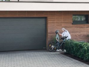 porte de garage sectionnelle isolée Bouches-du-Rhône Vaucluse Gard