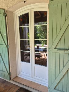 porte-fenêtre sur mesure Bouches-du-Rhône Vaucluse Gard